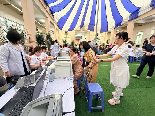 Hà Nội phát động Ngày Sức khỏe toàn dân năm 2026 tại phường Việt Hưng- Ảnh 16.