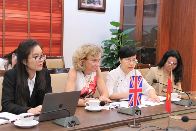 Sở Y tế Hà Nội tiếp và làm việc với đoàn chuyên gia Đại học Oxford, Vương quốc Anh- Ảnh 2.