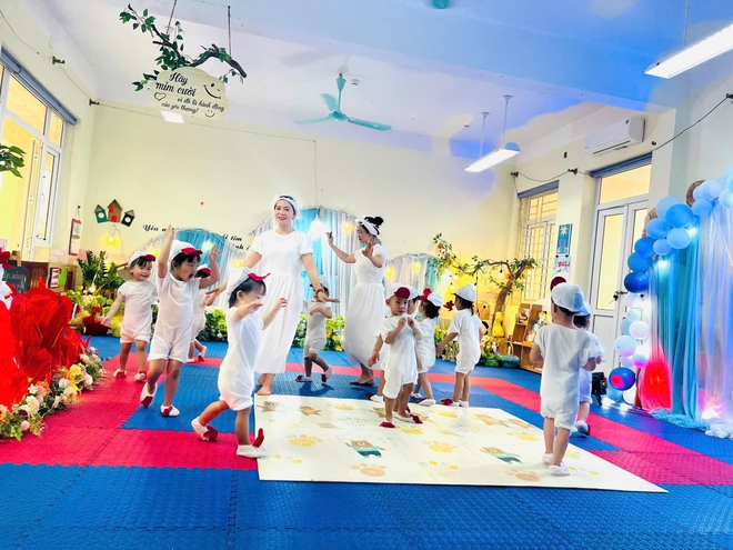 TRUNG GIÃ TỔ CHỨC KIẾN TẬP CHUYÊN ĐỀ PHÁT TRIỂN THẨM MỸ GẮN VỚI GIÁO DỤC QUYỀN CON NGƯỜI - QUYỀN TRẺ EM- Ảnh 7.