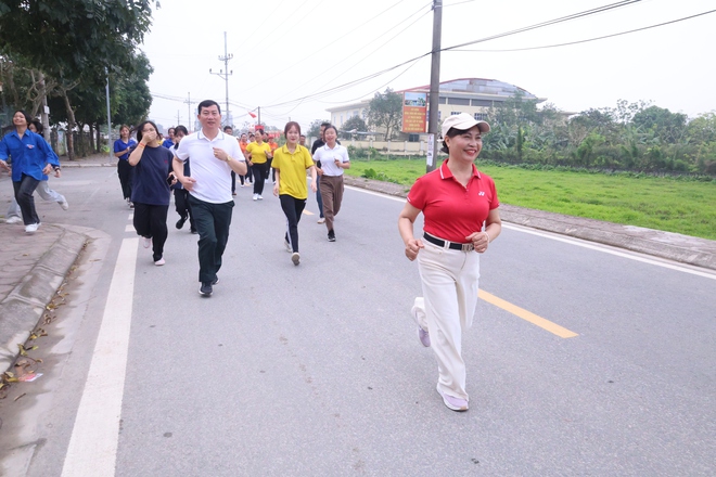 Sức khỏe toàn dân bắt đầu từ mỗi cá nhân, gia đình- Ảnh 3.