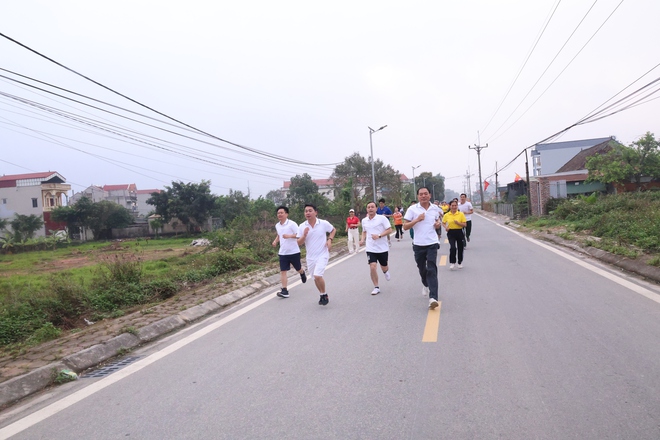 Sức khỏe toàn dân bắt đầu từ mỗi cá nhân, gia đình- Ảnh 4.