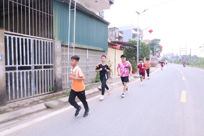 Sức khỏe toàn dân bắt đầu từ mỗi cá nhân, gia đình- Ảnh 2.