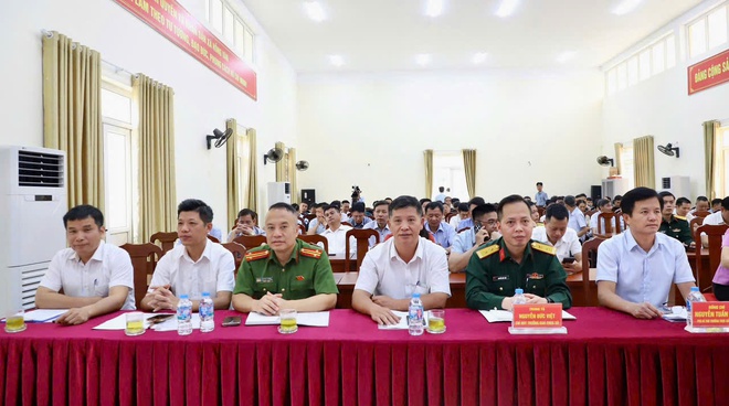 Xã Hồng Vân khen thưởng cho 15 tập thể, 18 cá nhân có thành tích trong công tác tuyển quân năm 2026- Ảnh 3.