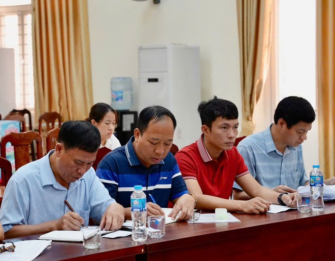 Xã Hồng Vân triển khai kế hoạch giải quyết vi phạm đất đai trong khu vực lòng Sông Hồng trên địa bàn xã.- Ảnh 3.