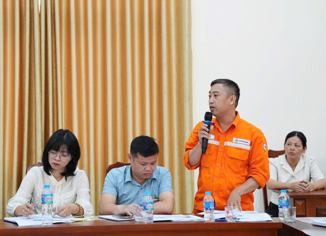 Xã Hồng Vân triển khai kế hoạch giải quyết vi phạm đất đai trong khu vực lòng Sông Hồng trên địa bàn xã.- Ảnh 6.