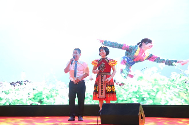 XÃ CỔ ĐÔ TỔ CHỨC CHƯƠNG TRÌNH NGHỆ THUẬT QUẦN CHÚNG CHÀO MỪNG CÁC SỰ KIỆN TRỌNG ĐẠI CỦA ĐẤT NƯỚC- Ảnh 5.