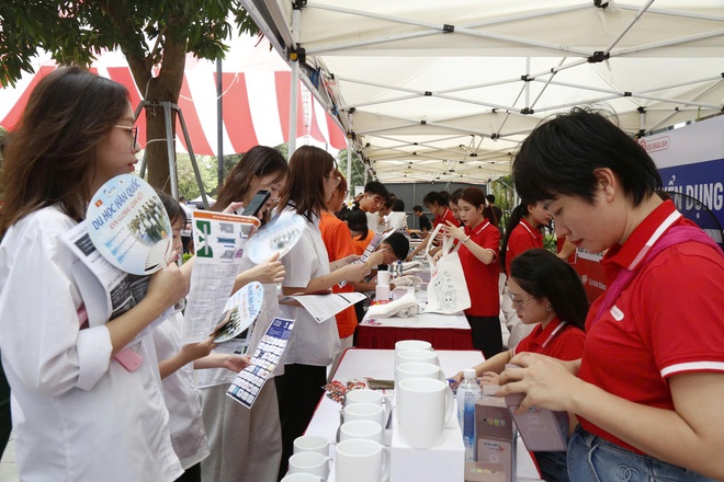 Sôi động Phiên giao dịch việc làm năm 2026- Ảnh 12.