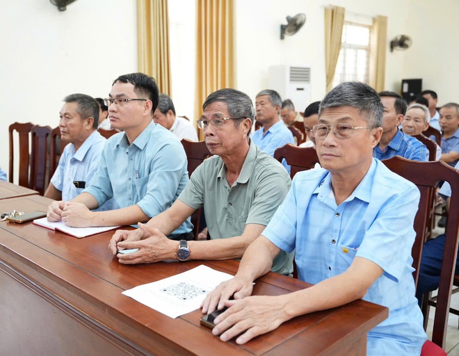 Đại biểu quốc hội thành phố Hà Nội thuộc đơn vị bầu cử số 7 tiếp xúc cử tri các phường, xã của thành phố- Ảnh 3.