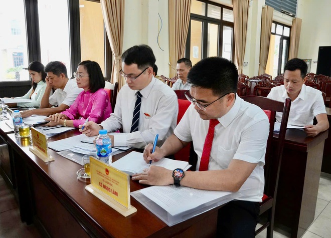 Kỳ họp thứ hai (kỳ họp chuyên đề) HĐND xã Hồng Vân khoá XXIII, nhiệm kỳ 2026 – 2031 thành công tốt đẹp- Ảnh 4.