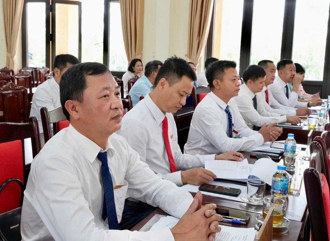 Kỳ họp thứ hai (kỳ họp chuyên đề) HĐND xã Hồng Vân khoá XXIII, nhiệm kỳ 2026 – 2031 thành công tốt đẹp- Ảnh 5.
