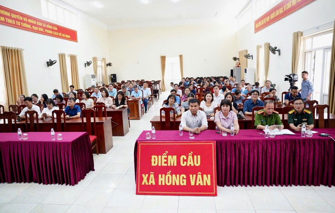 Đại biểu quốc hội thành phố Hà Nội thuộc đơn vị bầu cử số 7 tiếp xúc cử tri các phường, xã của thành phố- Ảnh 2.