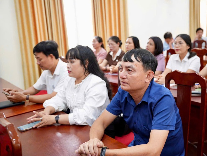 Đại biểu quốc hội thành phố Hà Nội thuộc đơn vị bầu cử số 7 tiếp xúc cử tri các phường, xã của thành phố- Ảnh 5.