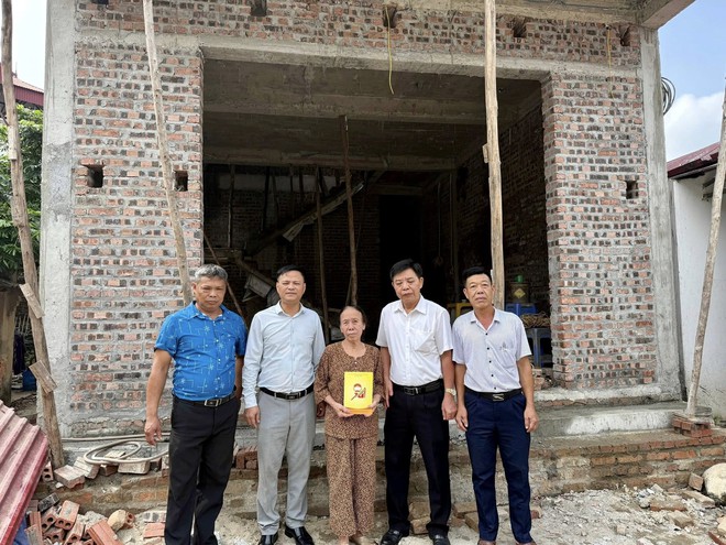 ỦY BAN MTTQ VIỆT NAM XÃ TRUNG GIÃ LAN TỎA TINH THẦN NHÂN ÁI, HỖ TRỢ 475 TRIỆU ĐỒNG XÂY MỚI, SỬA CHỮA NHÀ Ở CHO 12 HỘ KHÓ KHĂN TRÊN  ĐỊA BÀN XÃ- Ảnh 3.