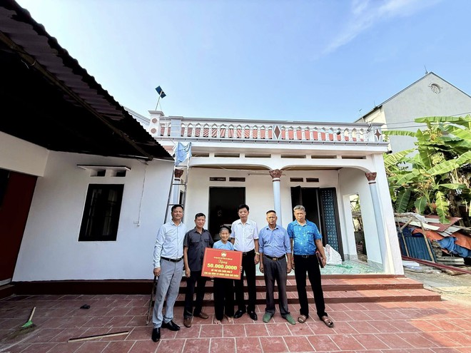 ỦY BAN MTTQ VIỆT NAM XÃ TRUNG GIÃ LAN TỎA TINH THẦN NHÂN ÁI, HỖ TRỢ 475 TRIỆU ĐỒNG XÂY MỚI, SỬA CHỮA NHÀ Ở CHO 12 HỘ KHÓ KHĂN TRÊN  ĐỊA BÀN XÃ- Ảnh 4.
