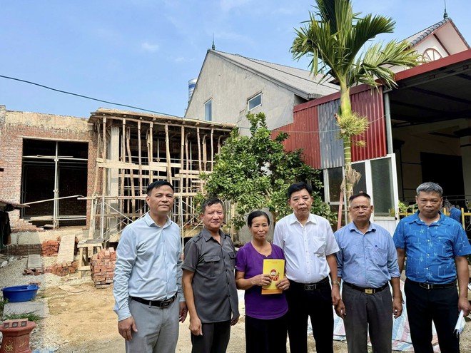 ỦY BAN MTTQ VIỆT NAM XÃ TRUNG GIÃ LAN TỎA TINH THẦN NHÂN ÁI, HỖ TRỢ 475 TRIỆU ĐỒNG XÂY MỚI, SỬA CHỮA NHÀ Ở CHO 12 HỘ KHÓ KHĂN TRÊN  ĐỊA BÀN XÃ- Ảnh 7.