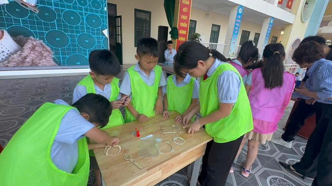 Ngày hội sáng tạo công nghệ thông tin – STEM ở trường Tiểu học Ninh Sở, xã Hồng Vân- Ảnh 5.