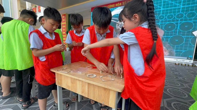 Ngày hội sáng tạo công nghệ thông tin – STEM ở trường Tiểu học Ninh Sở, xã Hồng Vân- Ảnh 6.