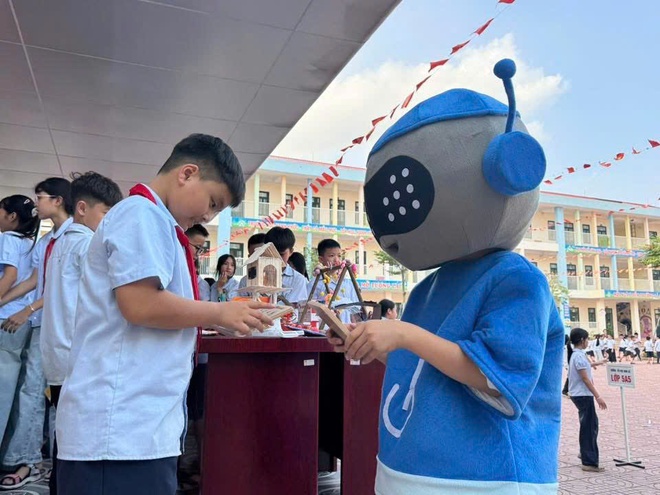 Ngày hội sáng tạo công nghệ thông tin – STEM ở trường Tiểu học Ninh Sở, xã Hồng Vân- Ảnh 3.