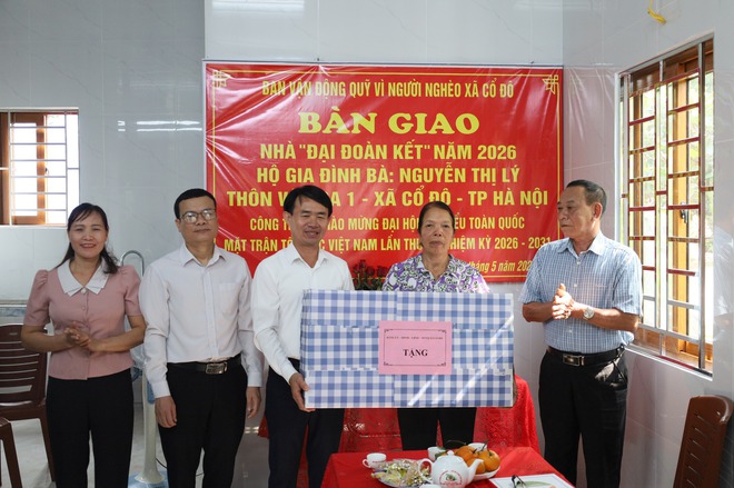MTTQ XÃ CỔ ĐÔ BÀN GIAO NHÀ ĐẠI ĐOÀN KẾT CHO HỘ GIA ĐÌNH CÓ HOÀN CẢNH KHÓ KHĂN- Ảnh 2. MTTQ XÃ CỔ ĐÔ BÀN GIAO NHÀ ĐẠI ĐOÀN KẾT CHO HỘ GIA ĐÌNH CÓ HOÀN CẢNH KHÓ KHĂN- Ảnh 2.
