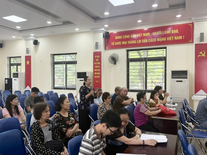 Phường Khương Đình tổ chức lấy ý kiến nhân dân về phương án bồi thường, hỗ trợ, tái định cư dự án đường vành đai 2,5
- Ảnh 5.