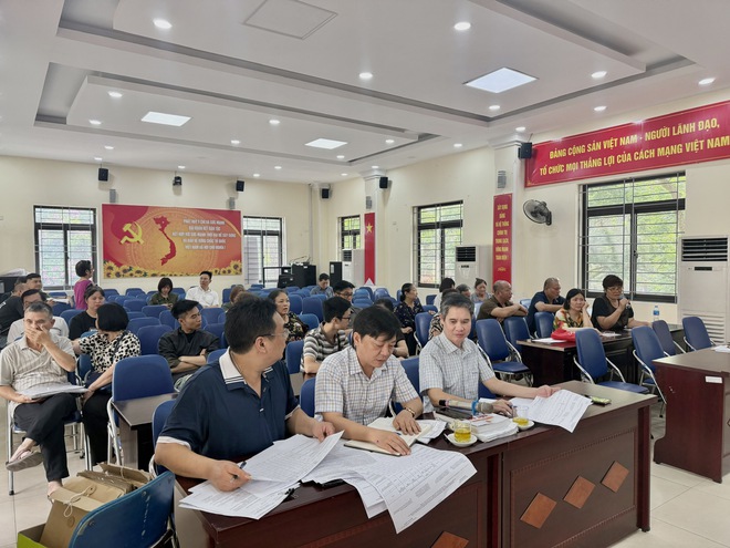 Phường Khương Đình tổ chức lấy ý kiến nhân dân về phương án bồi thường, hỗ trợ, tái định cư dự án đường vành đai 2,5
- Ảnh 3.