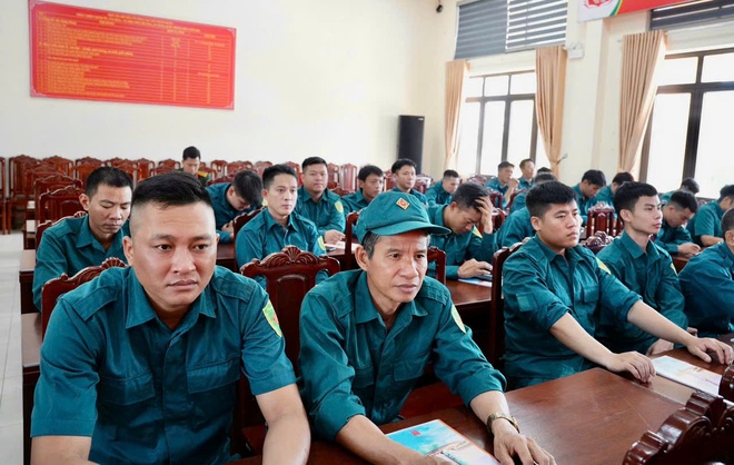 Xã Hồng Vân khai mạc huấn luyện dân quân cơ động năm 2026- Ảnh 3.