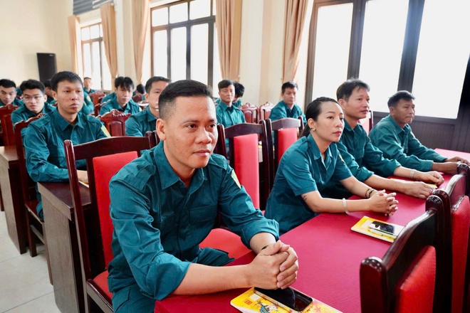 Xã Hồng Vân khai mạc huấn luyện dân quân cơ động năm 2026- Ảnh 5.