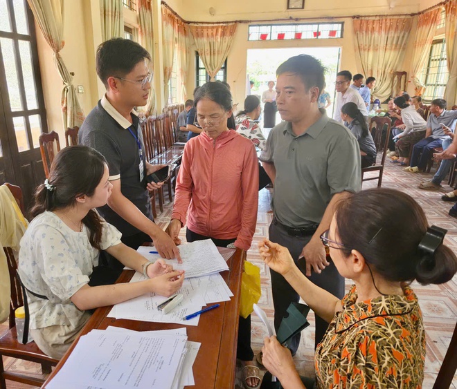 Chi trả hơn 24 tỷ đồng bồi thường, hỗ trợ giải phóng mặt bằng dự án xây dựng hạ tầng kỹ thuật khu đấu giá quyền sử dụng đất ở tại xã Hồng Vân- Ảnh 2.