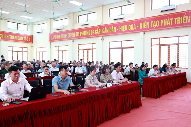 40 ĐẢNG VIÊN THUỘC ĐẢNG BỘ XÃ TRUNG GIÃ ĐƯỢC TRAO TẶNG HUY HIỆU ĐẢNG ĐỢT 19/5- Ảnh 9.