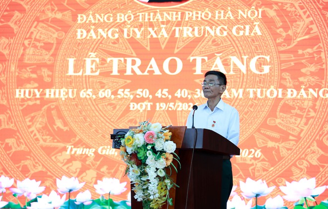 40 ĐẢNG VIÊN THUỘC ĐẢNG BỘ XÃ TRUNG GIÃ ĐƯỢC TRAO TẶNG HUY HIỆU ĐẢNG ĐỢT 19/5- Ảnh 12.