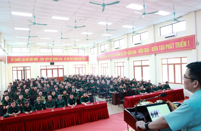 HỘI CCB XÃ TRUNG GIÃ THÔNG TIN THỜI SỰ QUÝ II/2026 CHO HƠN 700 CÁN BỘ, HỘI VIÊN- Ảnh 4.