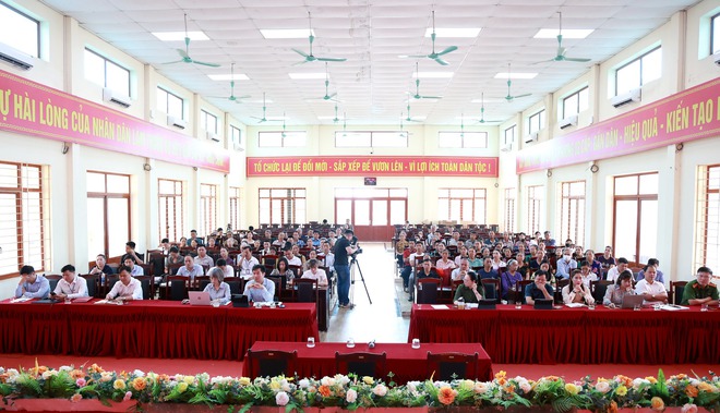 XÃ TRUNG GIÃ: TỔ CHỨC ĐỐI THOẠI VỚI CÁC HỘ DÂN LIÊN QUAN ĐẾN DỰ ÁN DI DÂN VÙNG ẢNH HƯỞNG MÔI TRƯỜNG BÃI RÁC NAM SƠN- Ảnh 7.