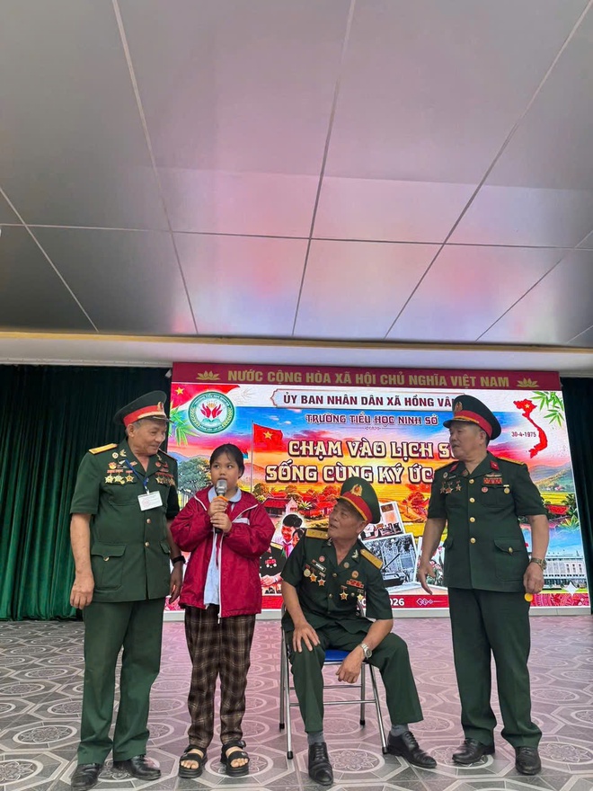 Trường Tiểu học Ninh Sở tổ chức chuỗi hoạt động Nhân dịp kỷ niệm 51 năm Ngày Giải phóng miền Nam, thống nhất đất nước- Ảnh 2.