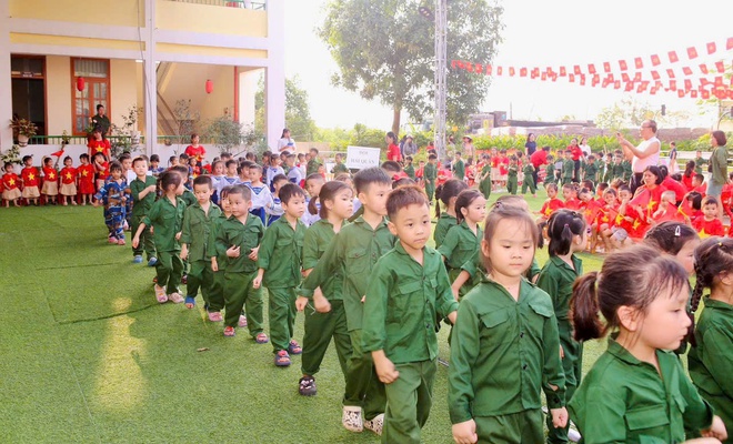 Chương trình trải nghiệm "Bước chân lịch sử - Bé vui hòa bình" ở trường mầm non Ninh Sở- Ảnh 3.