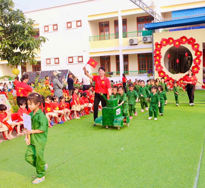 Chương trình trải nghiệm "Bước chân lịch sử - Bé vui hòa bình" ở trường mầm non Ninh Sở- Ảnh 9.