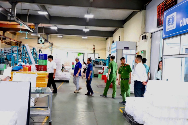 Xã Hồng Vân: kiểm tra công tác an toàn, vệ sinh lao động, phòng chống cháy nổ và thực hiện luật bảo hiểm xã hội năm 2026- Ảnh 4.