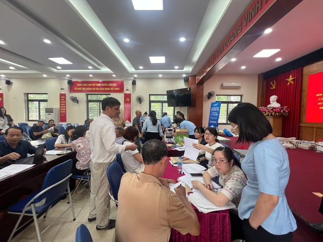 UBND phường Khương Đình tổ chức chi trả tiền bồi thường, hỗ trợ, tái định cư phục vụ Dự án đầu tư xây dựng đường Vành đai 2,5
- Ảnh 4.