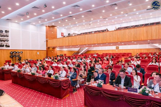 Phường Việt Hưng hiện thực hóa mục tiêu tăng trưởng 11,3% từ “bệ phóng” chuyển đổi số và phát triển kinh tế tư nhân- Ảnh 7.
