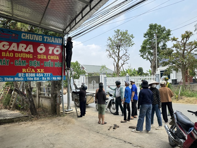 XÃ YÊN BÀI TIẾP TỤC RA QUÂN TỔNG KIỂM TRA, XỬ LÝ VI PHẠM LẤN CHIẾM LÒNG ĐƯỜNG, VỈA HÈ VÀ HÀNH LANG AN TOÀN GIAO THÔNG- Ảnh 6.