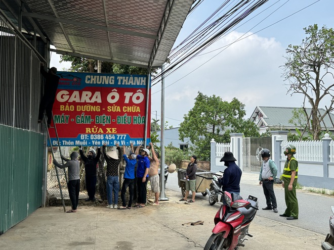 XÃ YÊN BÀI TIẾP TỤC RA QUÂN TỔNG KIỂM TRA, XỬ LÝ VI PHẠM LẤN CHIẾM LÒNG ĐƯỜNG, VỈA HÈ VÀ HÀNH LANG AN TOÀN GIAO THÔNG- Ảnh 8.