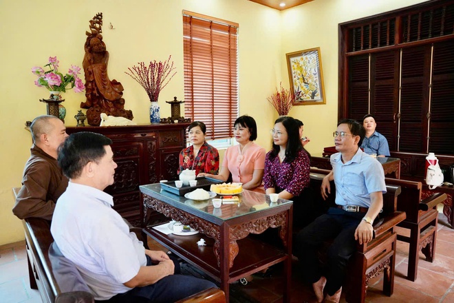 Thăm hỏi, tặng quà, chúc mừng các chức sắc tôn giáo nhân dịp đại lễ phật đản năm 2026- Ảnh 1.