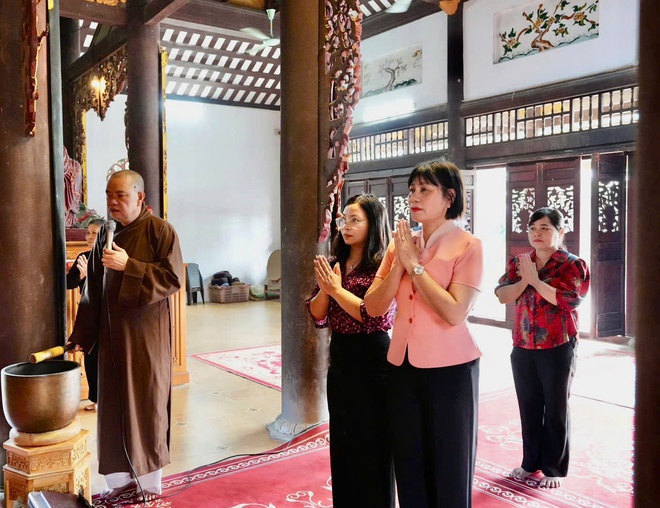 Thăm hỏi, tặng quà, chúc mừng các chức sắc tôn giáo nhân dịp đại lễ phật đản năm 2026- Ảnh 5.