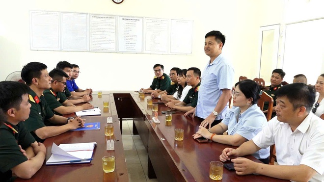LÃNH ĐẠO XÃ BÌNH MINH THĂM, ĐỘNG VIÊN
CHIẾN SĨ NHẬP NGŨ NĂM 2026- Ảnh 11.