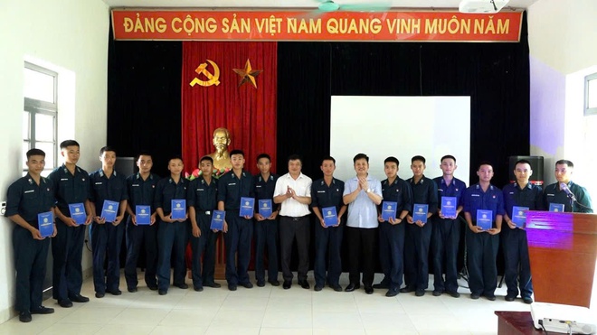 LÃNH ĐẠO XÃ BÌNH MINH THĂM, ĐỘNG VIÊN
CHIẾN SĨ NHẬP NGŨ NĂM 2026- Ảnh 23.