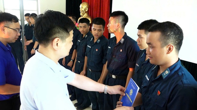 LÃNH ĐẠO XÃ BÌNH MINH THĂM, ĐỘNG VIÊN
CHIẾN SĨ NHẬP NGŨ NĂM 2026- Ảnh 22.