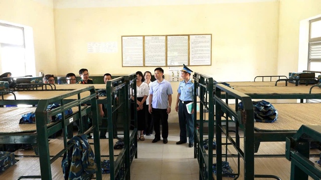 LÃNH ĐẠO XÃ BÌNH MINH THĂM, ĐỘNG VIÊN
CHIẾN SĨ NHẬP NGŨ NĂM 2026- Ảnh 20.