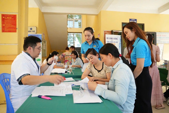 Truyền thông, tư vấn và chăm sóc sức khỏe cho cán bộ, đoàn viên, người lao động- Ảnh 6.