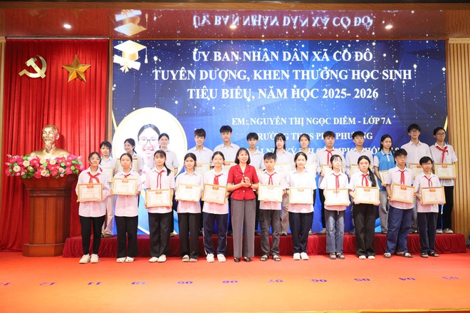 XÃ CỔ ĐÔ TỔ CHỨC TUYÊN DƯƠNG, KHEN THƯỞNG HỌC SINH VÀ GIÁO VIÊN TIÊU BIỂU NĂM HỌC 2025 – 2026- Ảnh 1.