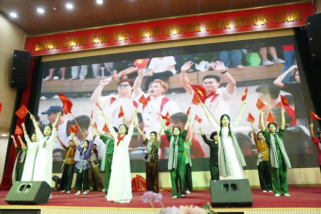 Sôi nổi liên hoan “Chỉ huy Đội giỏi – Phụ trách Sao giỏi” năm học 2025 – 2026
- Ảnh 3.