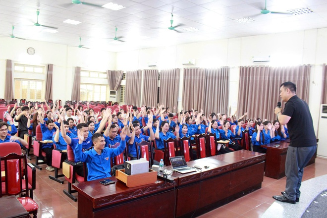 Bồi dưỡng lý luận chính trị và và nghiệp vụ công tác đoàn cho đội ngũ Bí thư Chi đoàn khu dân cư.- Ảnh 1.